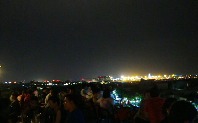 Đào Nguyên - Cafe Sân Thượng