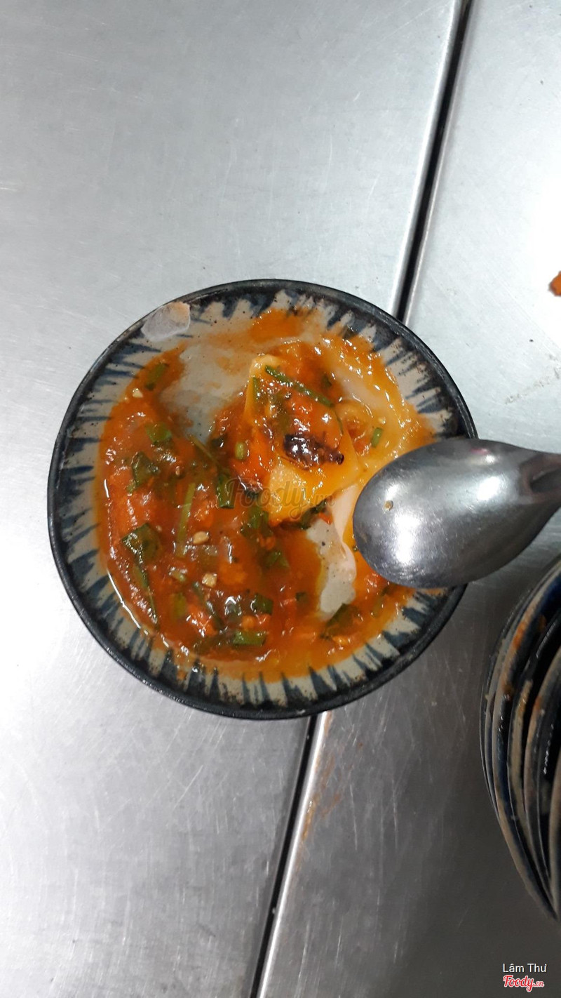 Bánh bèo có con Gián thấy ghê