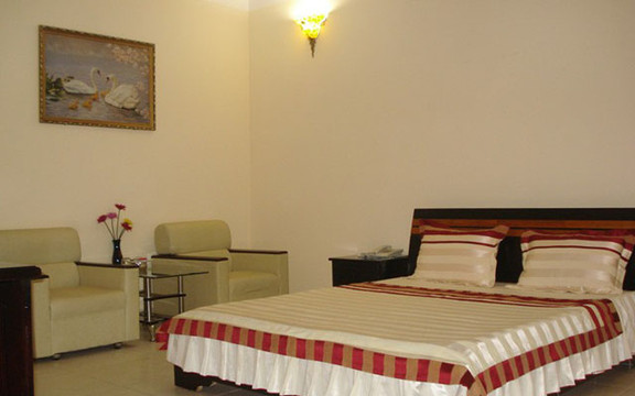 Sinh Tài Hotel - Phan Huy Chú