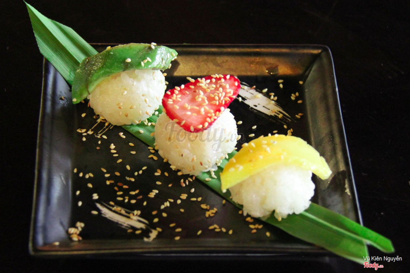 Sushi hoa quả 