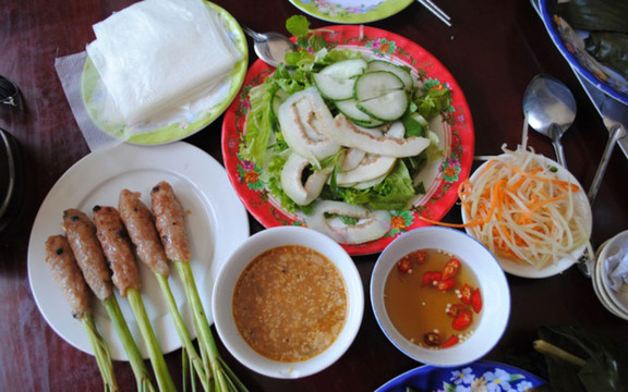 Phố Đêm - Bánh Khoái & Nem Lụi