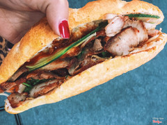 Bánh mì xá xíu
