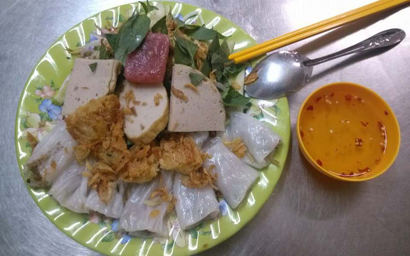 Bánh Cuốn, Xôi Thịt, Trứng Vịt Lộn