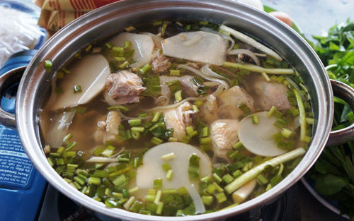 Chọi Quán - Canh Cá Rô Đồng, Lẩu Gà Chọi