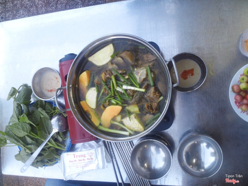 nước lèo ngon, có nhiều loại, thịt gần, lưỡi, đuôi, nạm...200k ăn mệt nghỉ