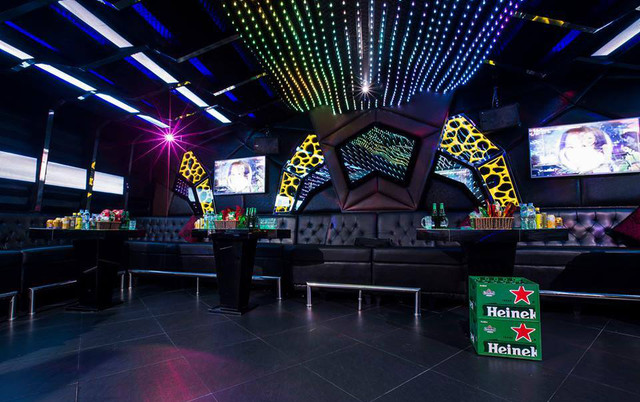 Karaoke Con Bò Cười