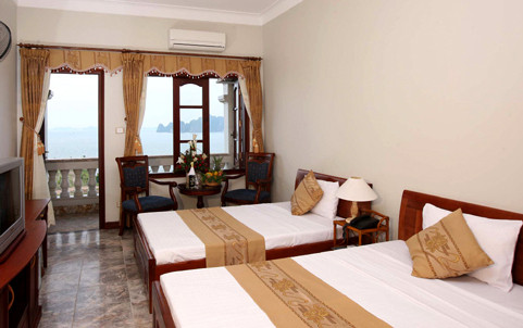 Sunrise Hotel - Hậu Cần