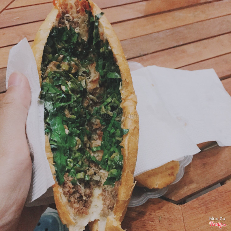 Bánh mì pate ruốc