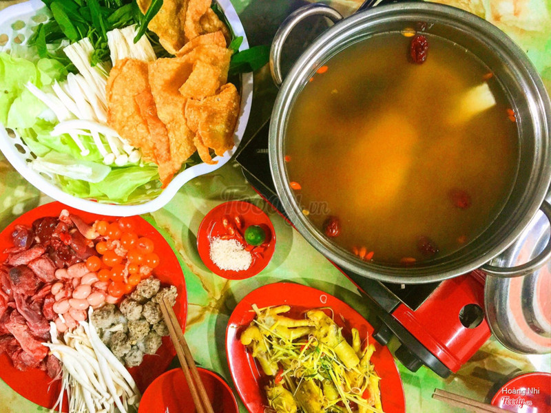 Lẩu kê chim mọc