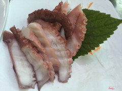 Sashimi bạch tuột hơi mặn