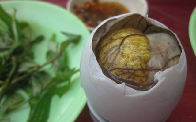 Quán Cháo, Trứng Vịt Lộn - Chợ Đậu