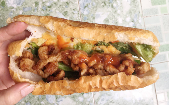 Bánh Mì Chả Cá