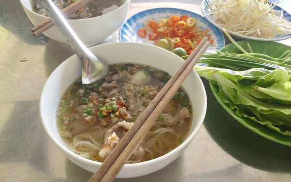 Mì Quảng & Hủ Tíu