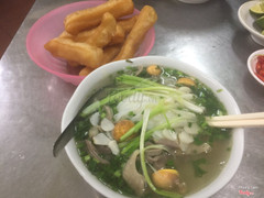 ngon hơi mắc 50n tô quẩy 10n 