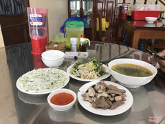 Bánh hỏi + cháo lòng