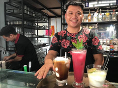 Cf cốt dừa, ép lựu, sữa chua đánh đá :)