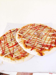 pizza các vị: hải sản, bò, gà, xúc xích giá từ 60k