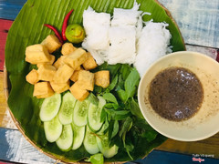 Bún đâụ $1