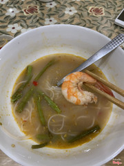 Sr vì ăn rồi mới chụp nhưng tô bự quá chừng, thêm tôm mực - bò - cá viên...xs