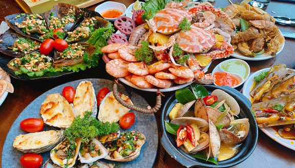 Bay Seafood Buffet - Hồ Gươm