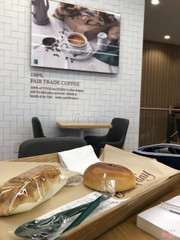 Bánh mì chà bông mè đen 24k và banha đậu đỏ 20k