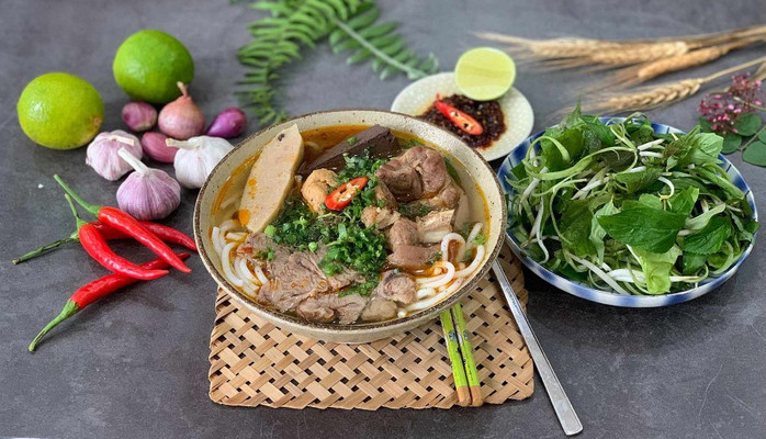 Bún Bò Huế Uyên Uyên - Bún Giò Bò, Bánh Lọc Huế & Chả Cua Huế - Ngõ 143 Ngõ Chợ Khâm Thiên