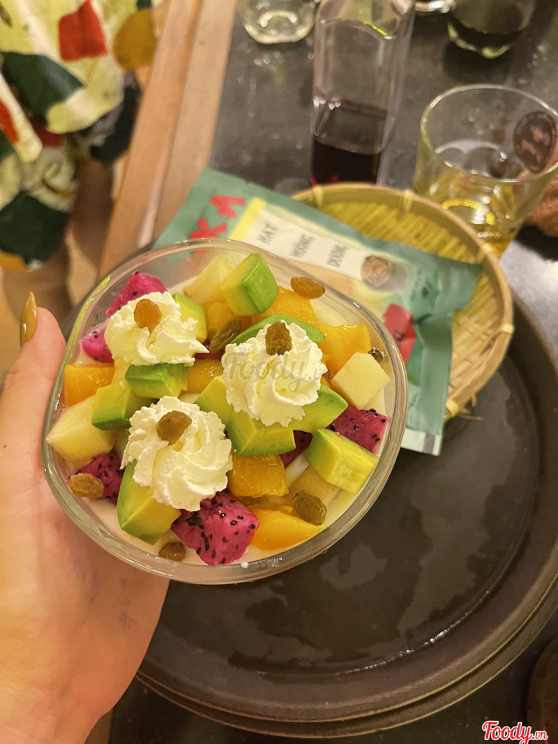Sữa chua hoa quả full topping