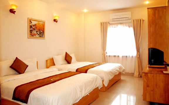 Cao Danh Hotel - Kha Vạn Cân