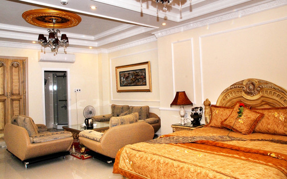 Louis Hotel - Hùng Vương