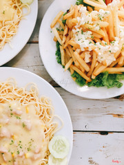 Mì Carbonara và salad Khoai tây