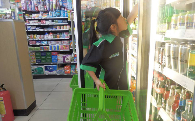 FamilyMart - 902 Tạ Quang Bửu