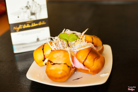 Bánh mì kẹp kem