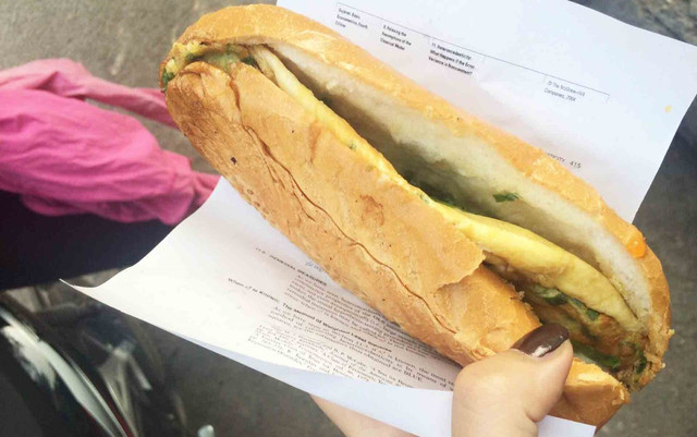 Bánh Mì Pate - KTX Học Viện Báo Chí