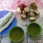 Kimbab chiên 20k, phở cuốn 5k/cái