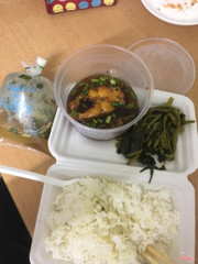 Phần cơm cá lóc kho 40k