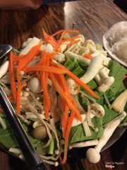 Rau và nấm tươi ngon cho lẩu nấm