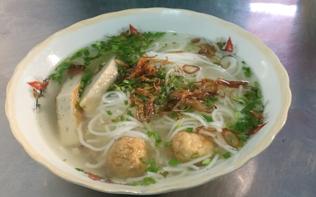 Bánh Canh Chả Cá & Hủ Tiếu Giò Heo