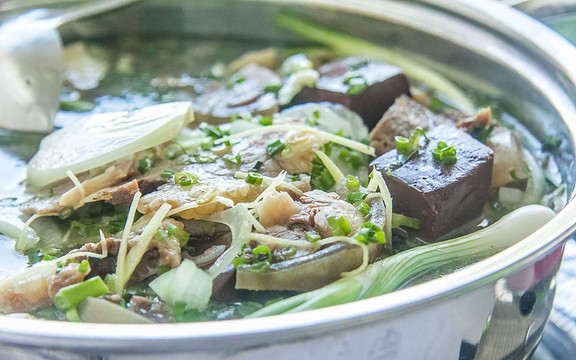 Dũng Restaurant - Đặc Sản Lẩu Bò