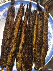 Nhà mình bán ở chợ Bình Điền nên nguồn hải sản hoặc cá tôm đều cực kì tươi ngon.