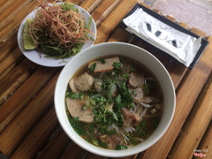 Bún bò chả