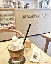 🖤 Cafe Cốt Dừa ở đây chất lượng phết, ngang ngửa như cafe cốt dừa ở Cộng rùi 👏🏻. 📍 Maison du Cafe / 33 Quang Trung, Hà Đông , HN (quán đang trong giai đoạn hoàn thiện, không gian nhỏ xinh, đồ uống chất lượng, giá cả phải chăng 👍🏻💕)