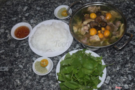 Lẩu gà lá é