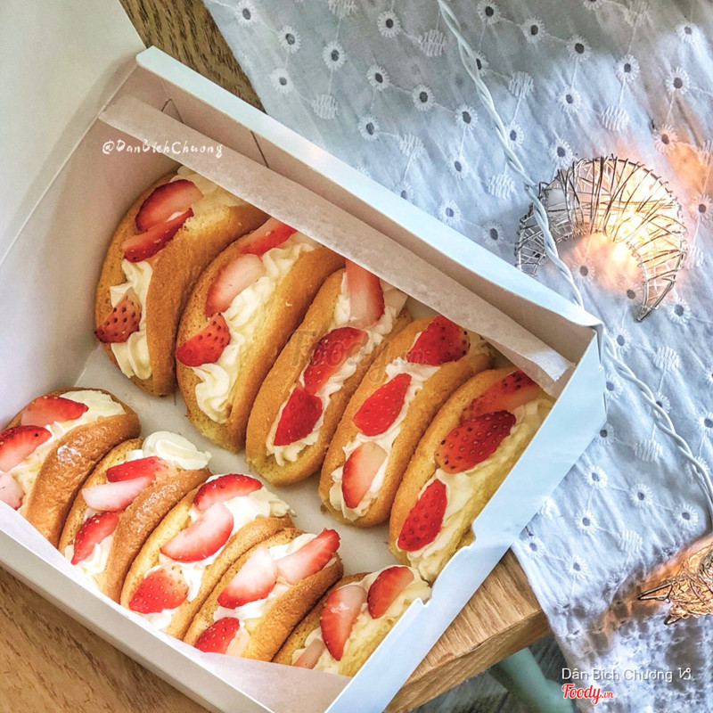 Strawberry Omellete (120k/ 10 bánh)