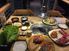 Món ăn ngon, nhanh, phục vụ vui vẻ nhiệt tình. Quản lí thân thiện. Không gian thoải mái mát mẻ. Sẽ quay lại. Good good 👍