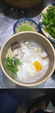 Cháo thập cẩm Hào - Mực - Trứng lòng đào 35.000d