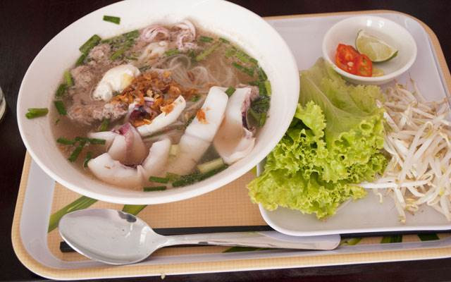 Hủ Tiếu Mực Ông Già Cali - Khu Trung Sơn