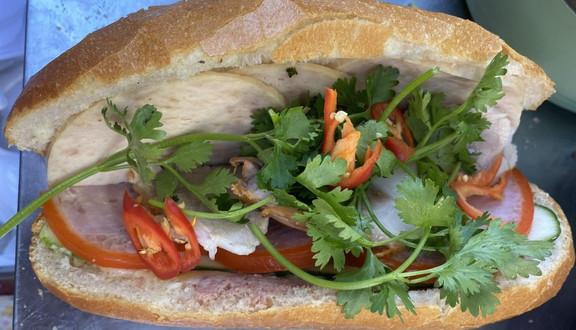 Uyên Dung - Bánh Mì Và Xôi Mặn - Lê Thị Bạch Cát