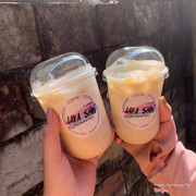 Không gian quán rộng rãi, mát mẻ, có cả khu sân vườn. Quán khá hiện đại, có thể order bằng máy. Quán có nhiều loại thức uống và đồ ăn vặt, thỏa sức lựa chọn ! Sẽ ghé ủng hộ quán .