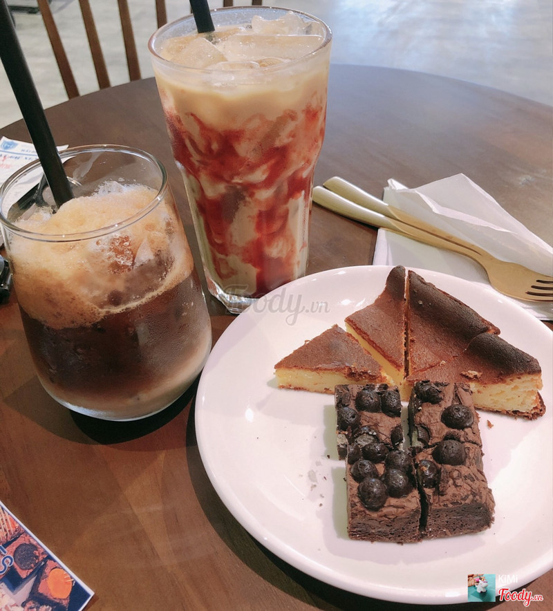 Cà phê - Trà gạo mứt dâu - Brownie hạt socola - Basque Burnt Cheesecake