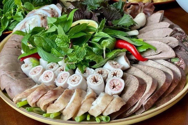 Thẩm Quán - Lòng Hấp, Lẩu & Hải Sản